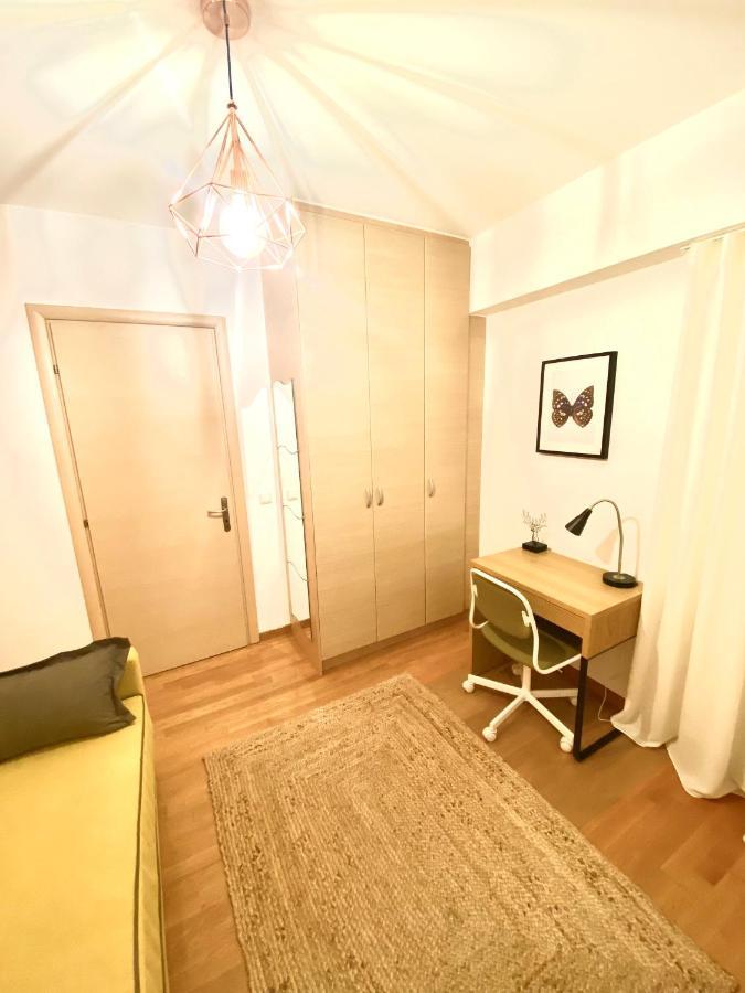 Little John Luxury Apartment Piräus Exterior foto